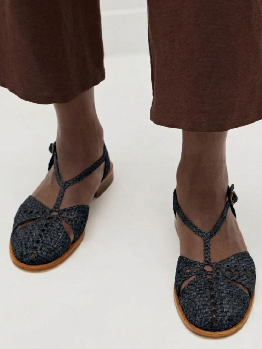 HEREU Sorolla Slingback Flat SANDALS 37 6.5 Black Woven Raffia Leather NEW $590 - Picture 2 of 14